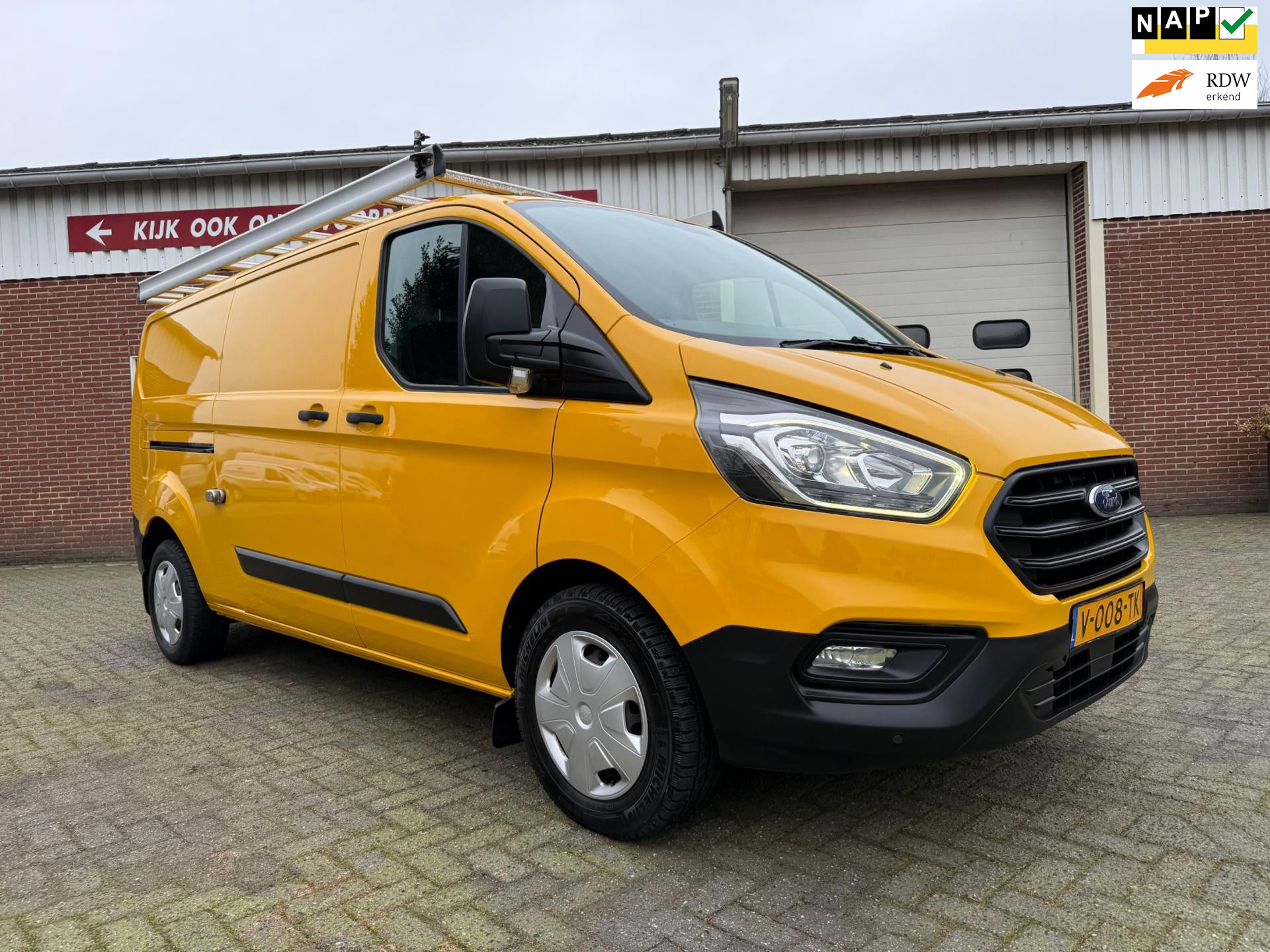 44160289-25.jpg