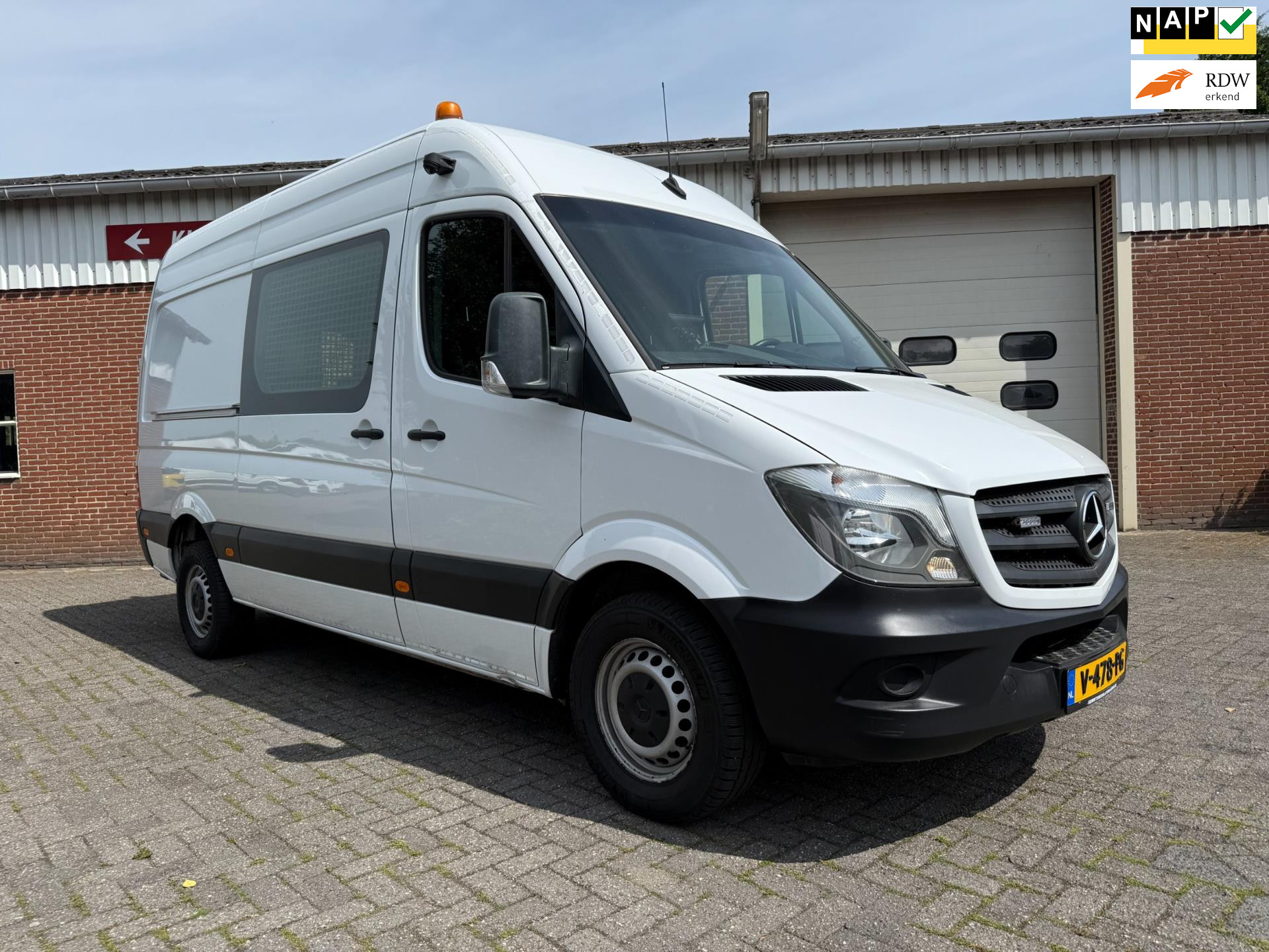 45224435-26.jpg