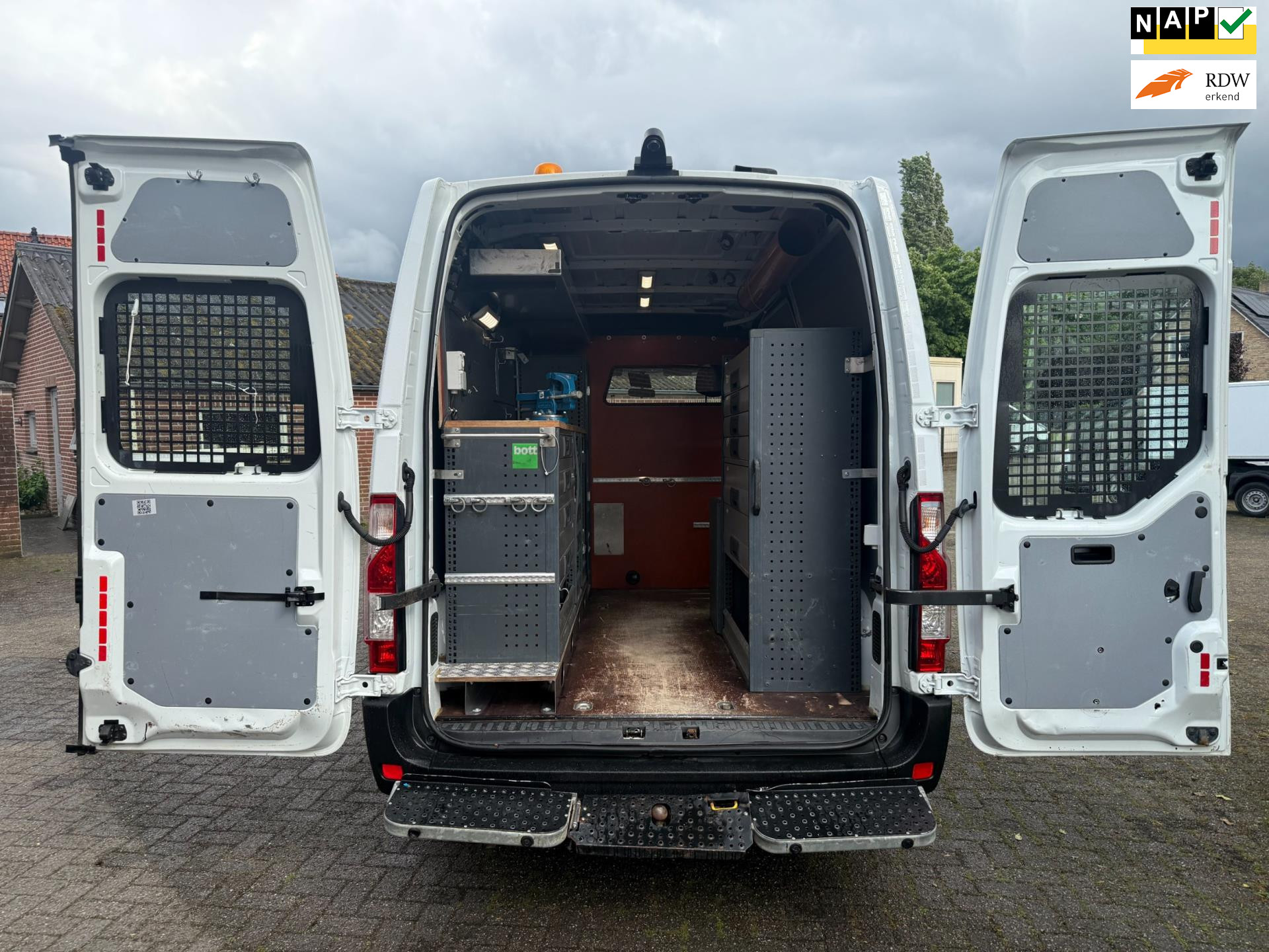 42975011-28.jpg