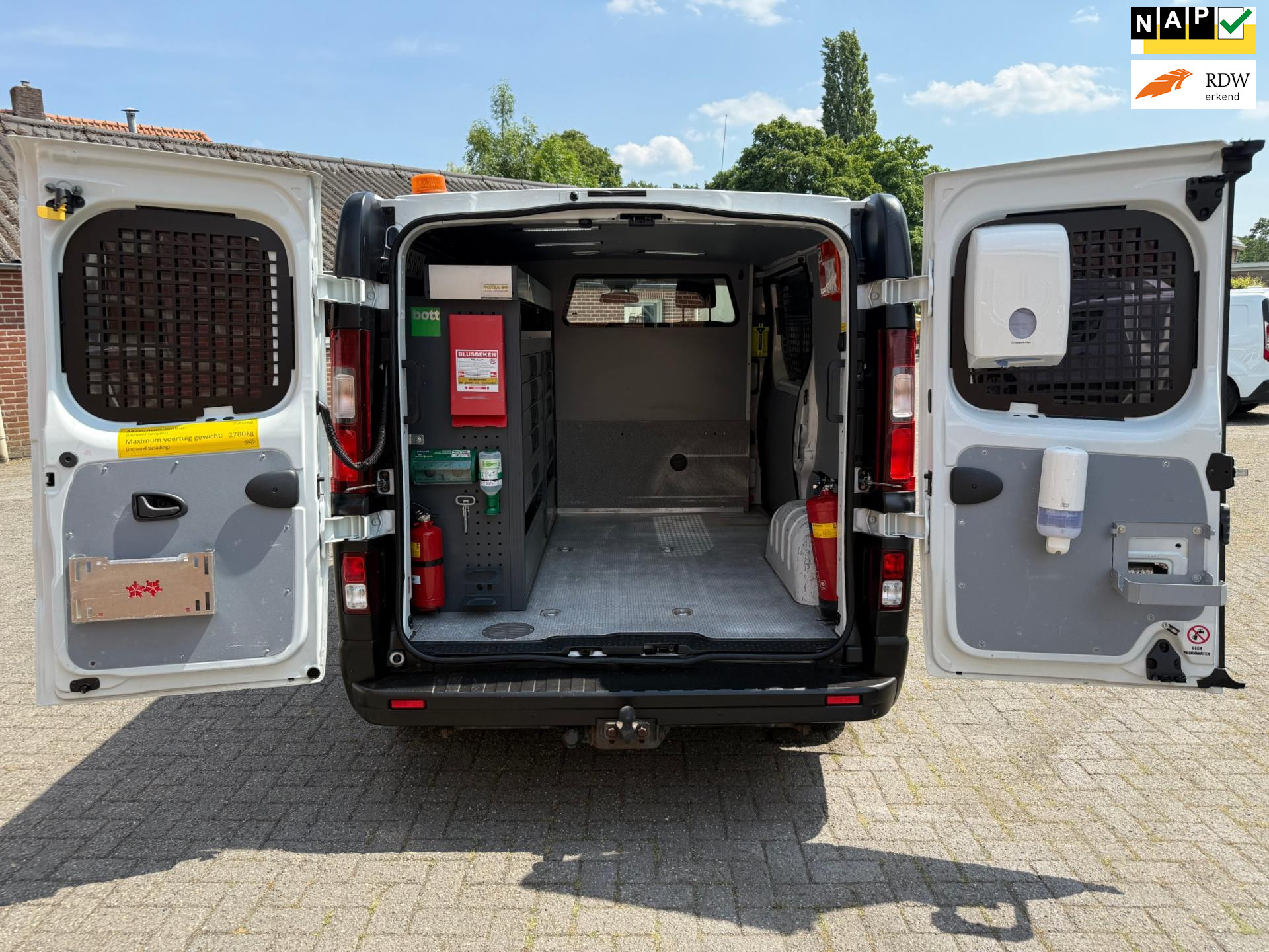 42161441-25.jpg