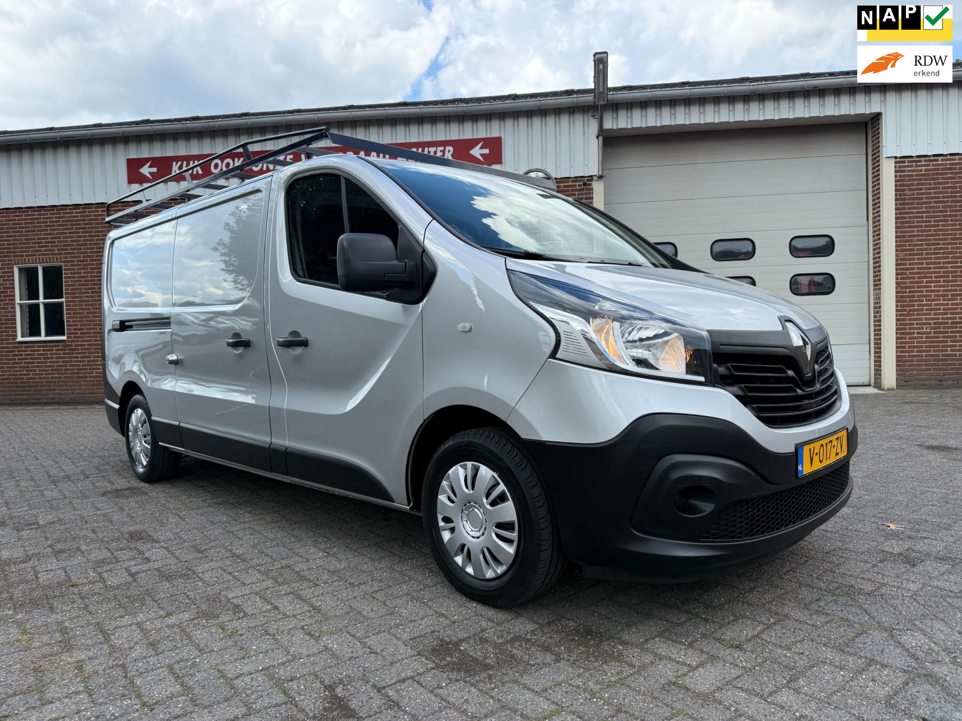 44518635-27.jpg
