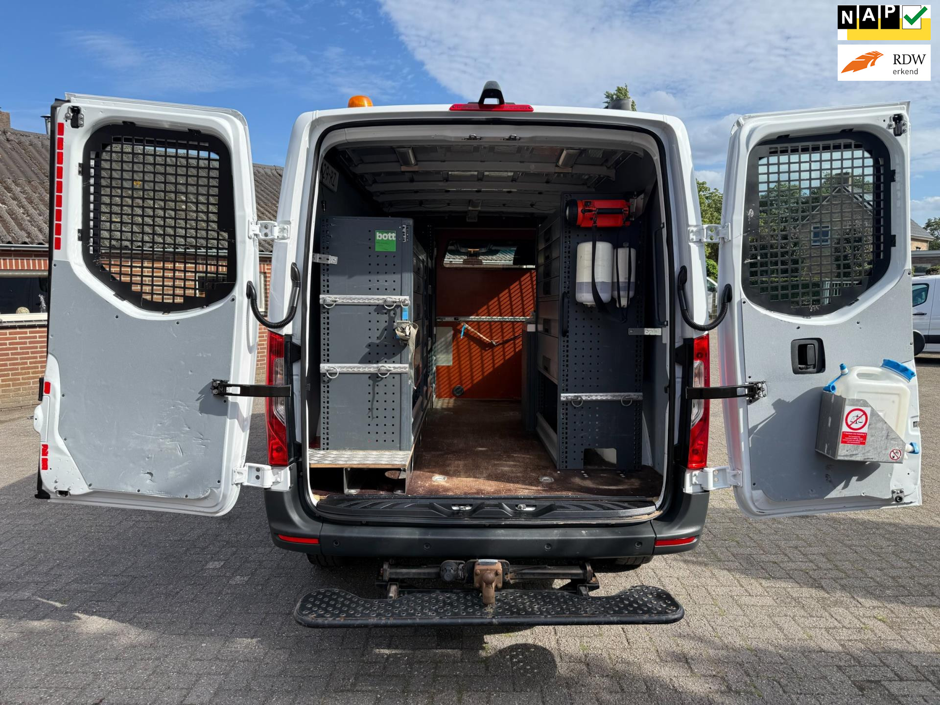 50285564-25.jpg