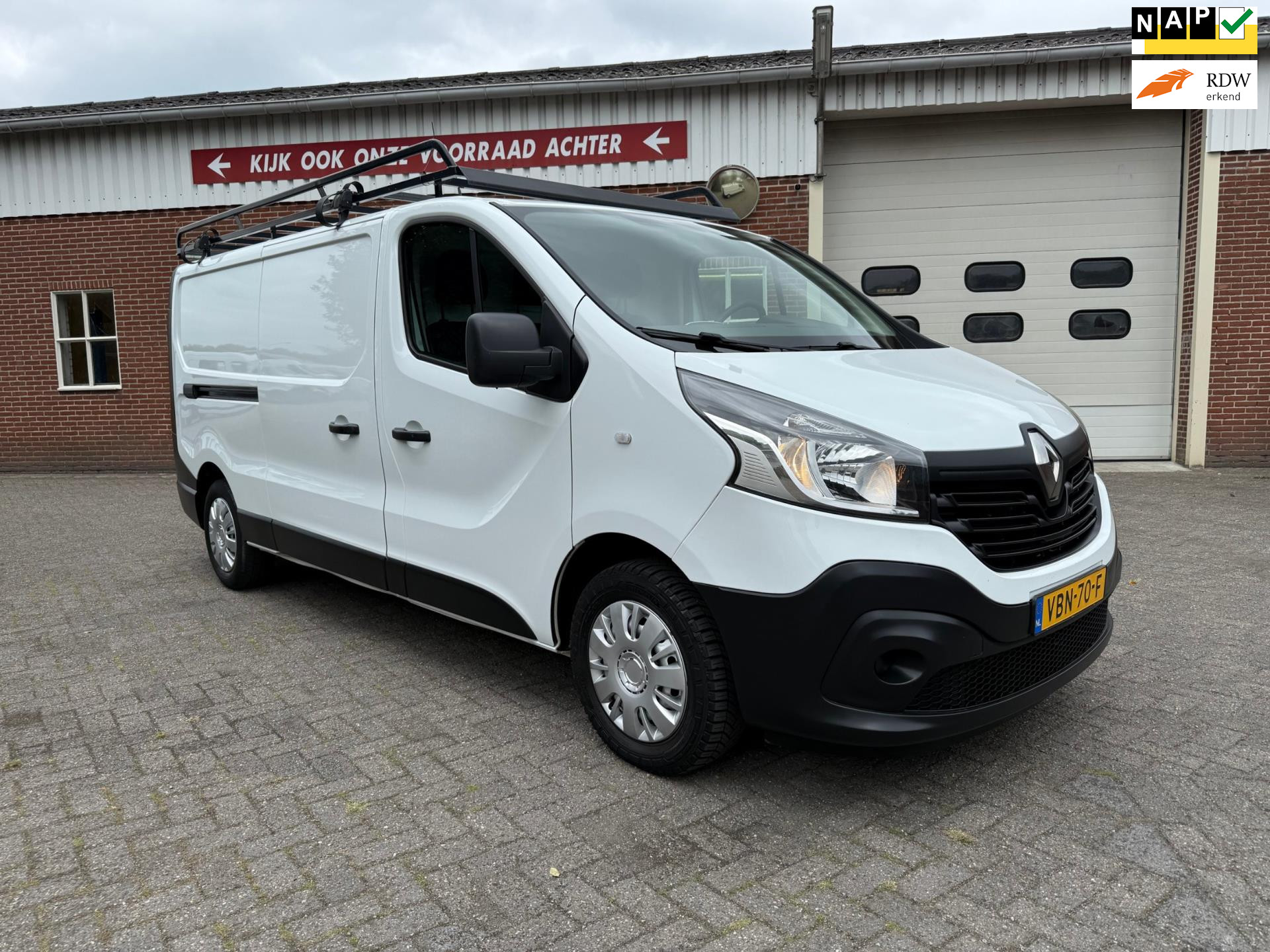 45179216-28.jpg