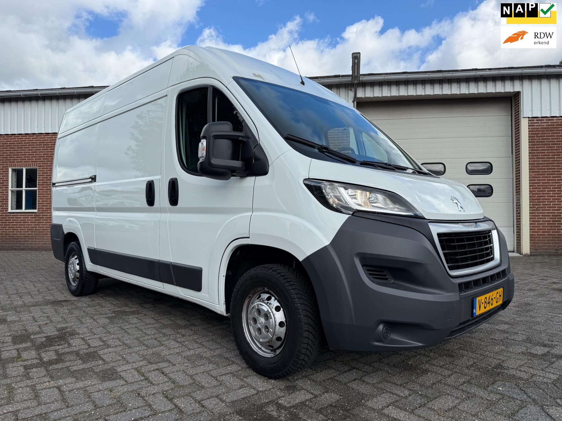 42161441-25.jpg
