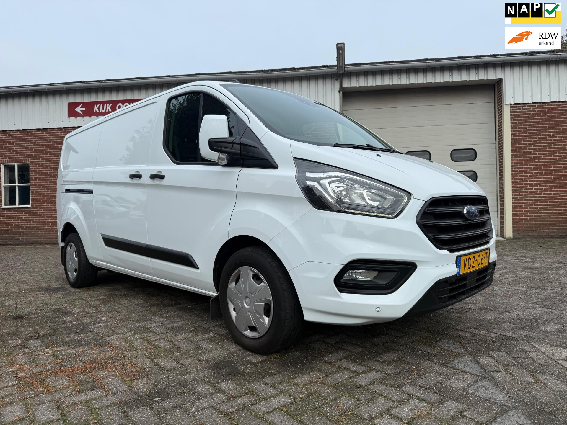 48104103-22.jpg