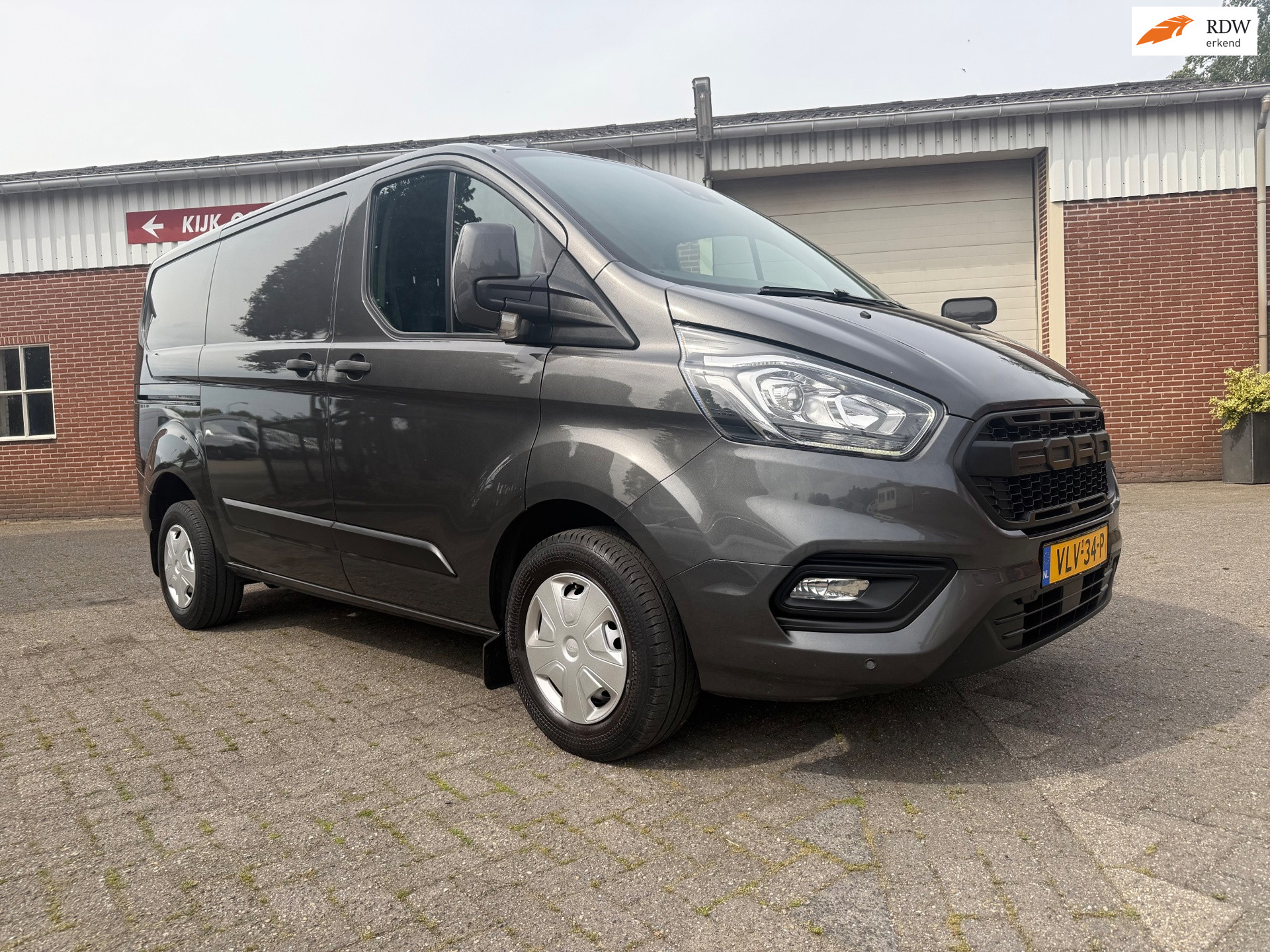49844124-21.jpg