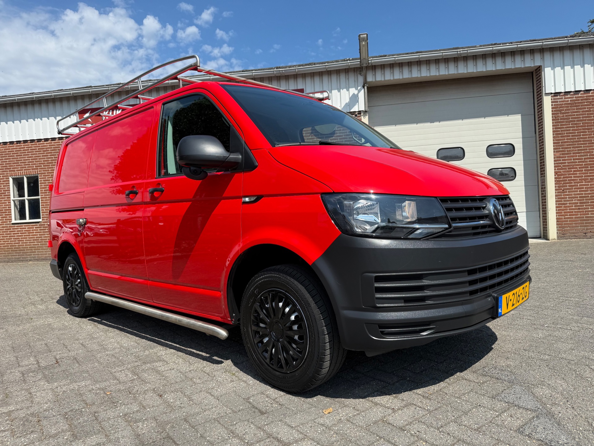 55672509-25.jpg