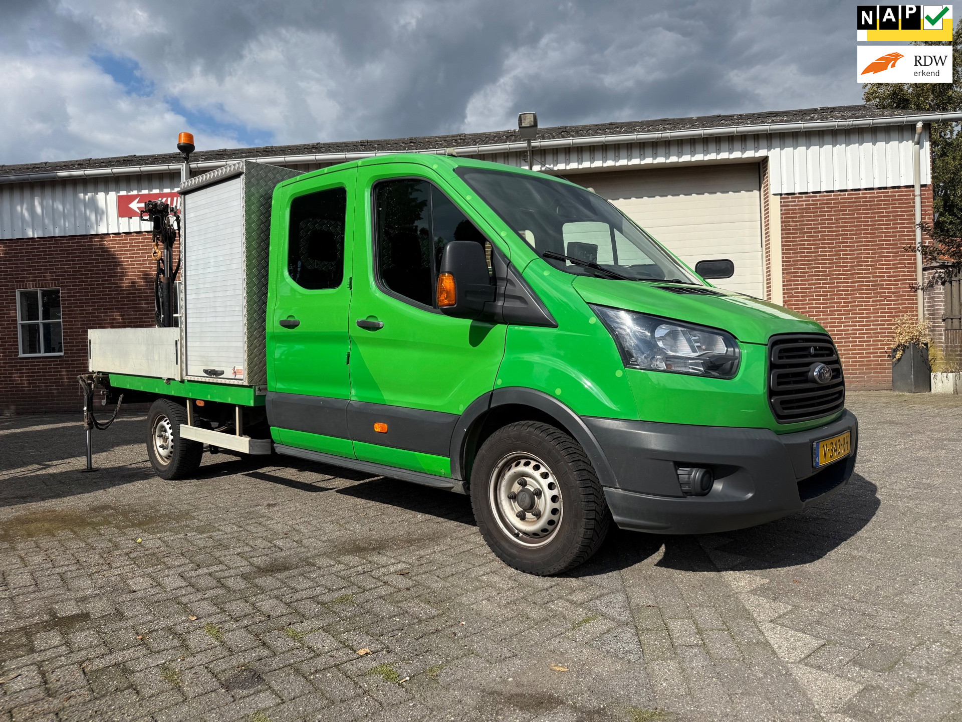 49844124-20.jpg