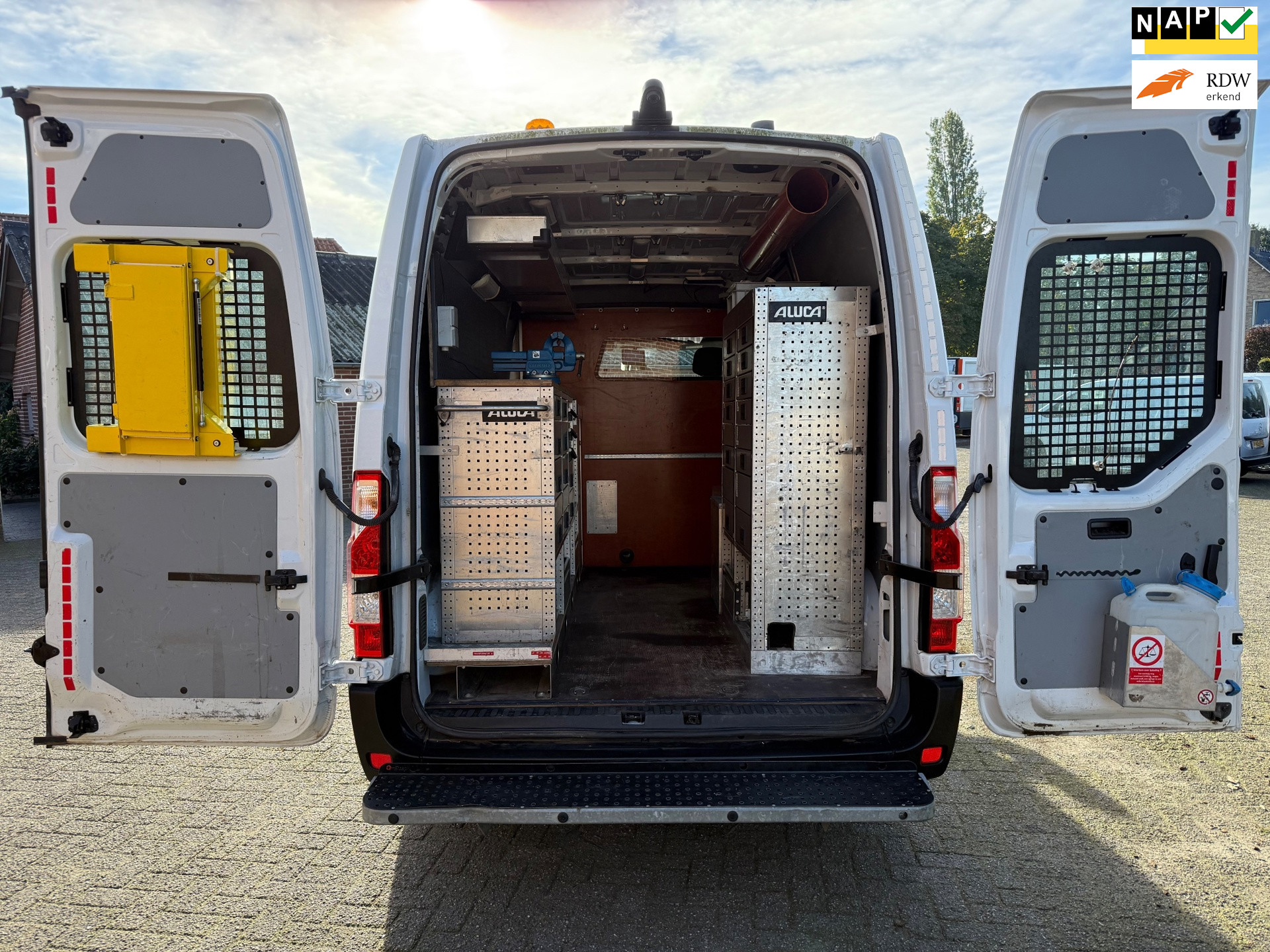 51144229-22.jpg