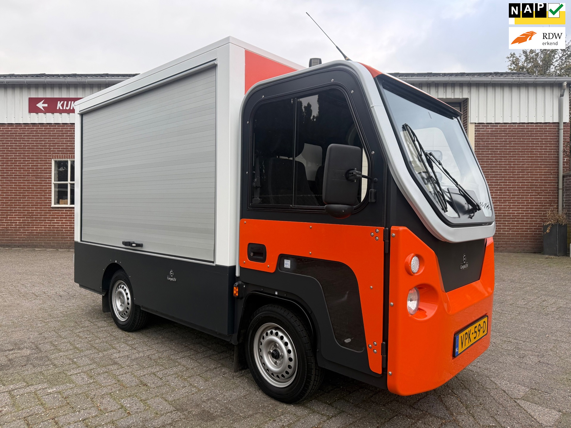 57457544-21.jpg